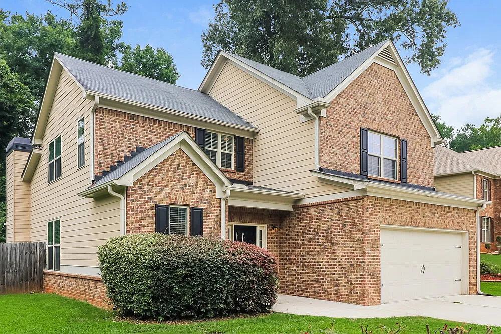 4 bed, 2.5 bath, 2570 sqft, $2,685 — Photo 4