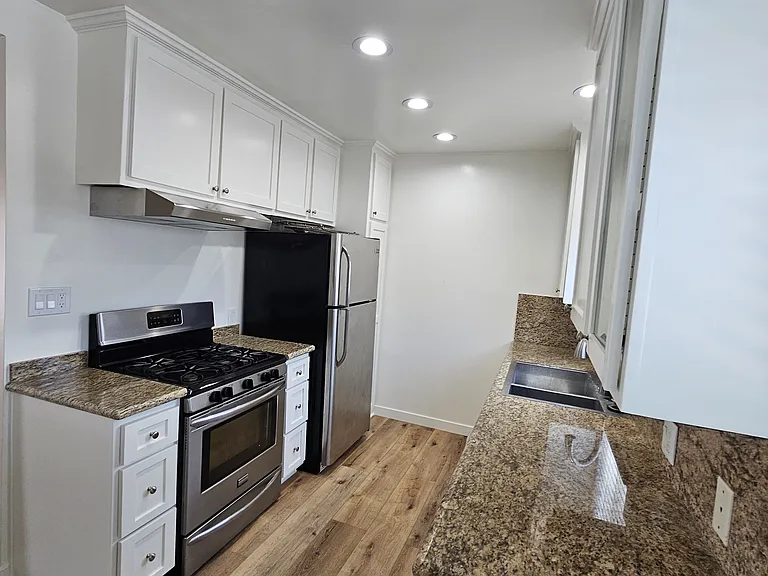 8428 Amigo Ave #12 — Photo 5