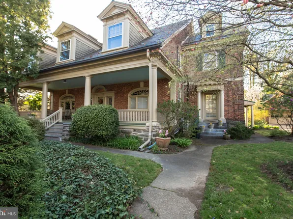 15 Pelham Rd, Philadelphia, PA 19119