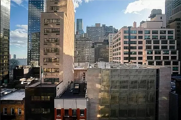 Rented by Compass | media 21