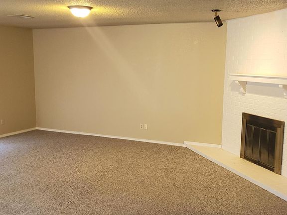 3rd image of 2112 Meridian Dr