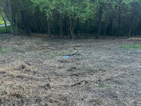 8 County Road 3732, Wills Pt, TX 75169