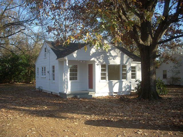 1st image of 208 Deaton St