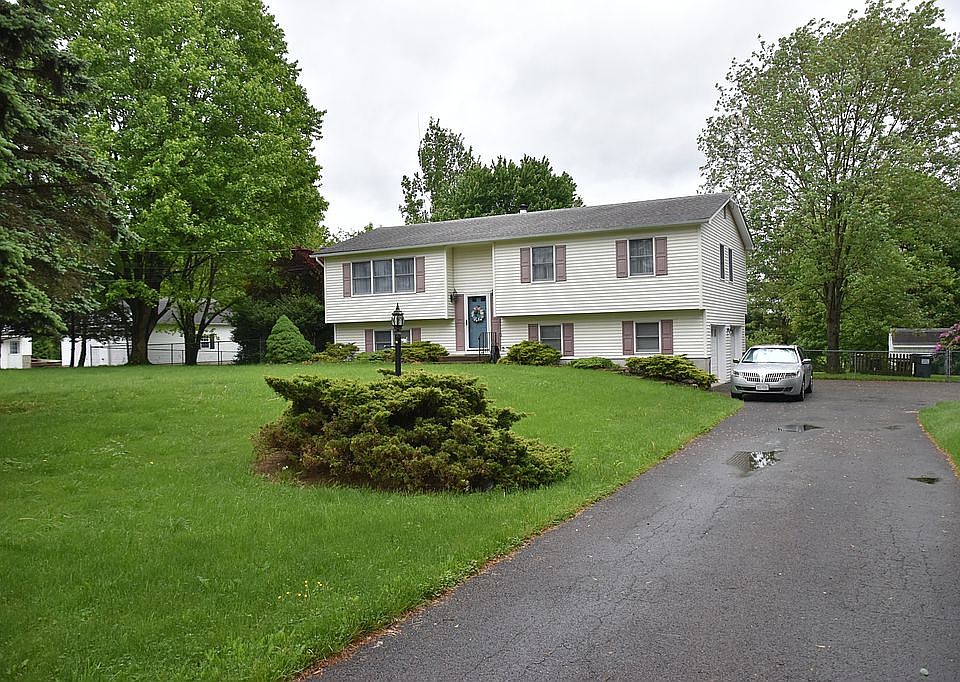 2nd image of 113 Kirbytown Rd