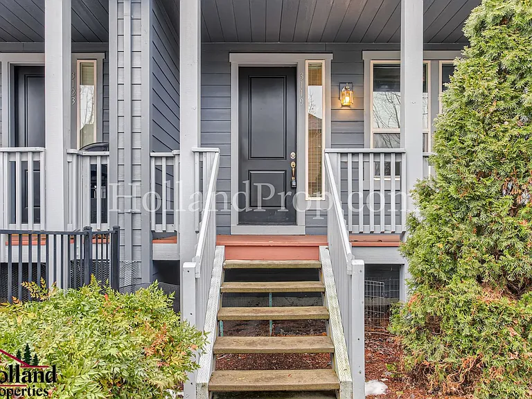 3119 NE Weeping Willow Way — Photo 2