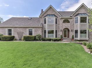 12 Hampton Ct, Algonquin, IL 60102