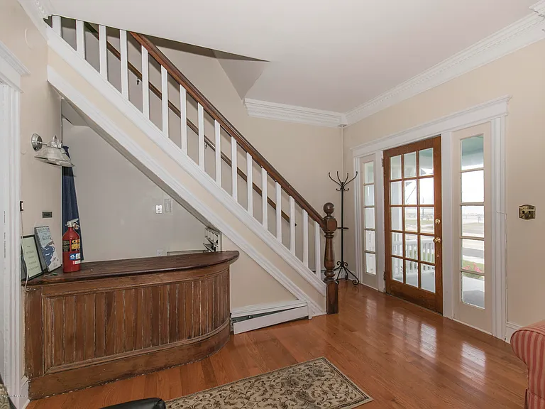 18 Ocean Ave — Photo 4