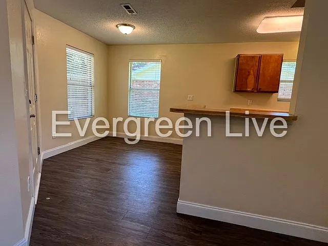 105 Viola Ct — Photo 5