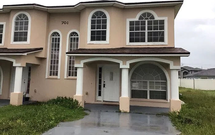 3 bed, 2.5 bath, 1500 sqft, $1,700 — Photo 2