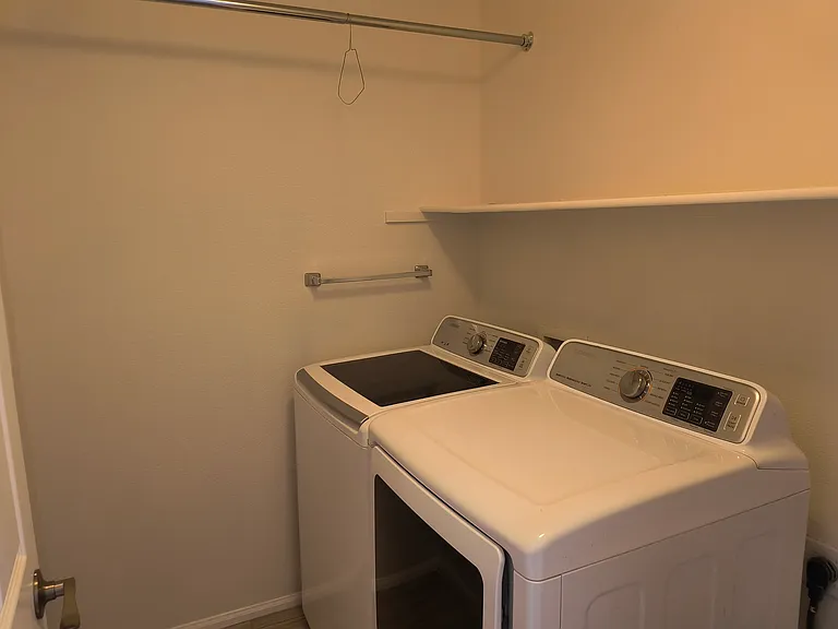 8385 Stonybridge Cir — Photo 17