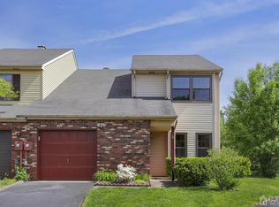 8 Hopkinson Ct, East Brunswick, NJ 08816