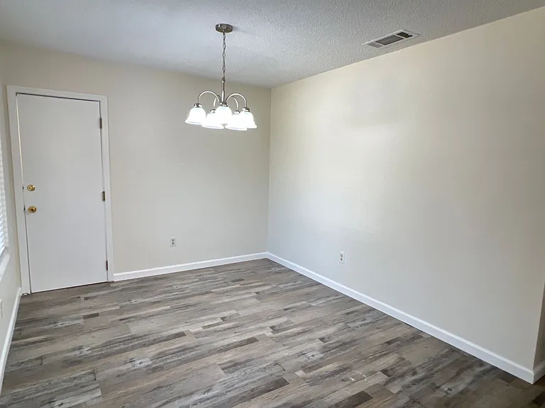 10917 Cave Ave — Photo 6