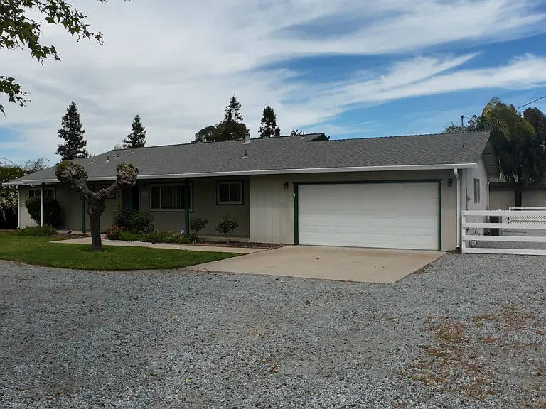 14320 Sycamore Ave — Photo 2
