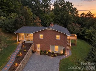37 Guffey Mountain Rd, Fairview, NC 28730