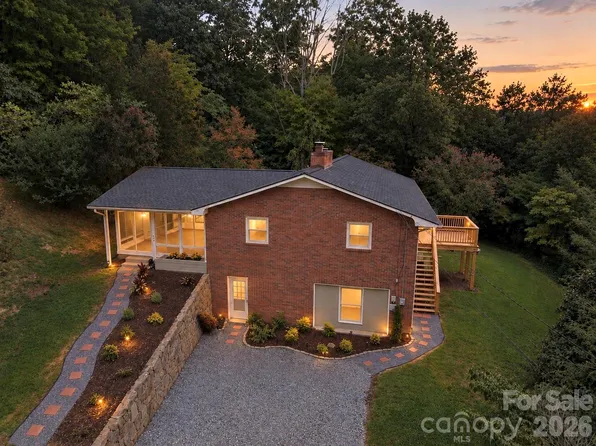37 Guffey Mountain Rd, Fairview, NC 28730