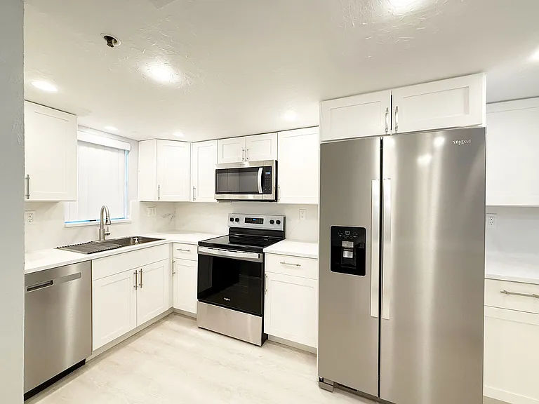 3300 W Rolling Hills Cir #410 — Photo 3
