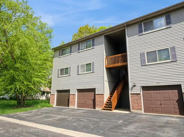 1021 Brookdale Dr #1021, Carpentersville, IL 60110