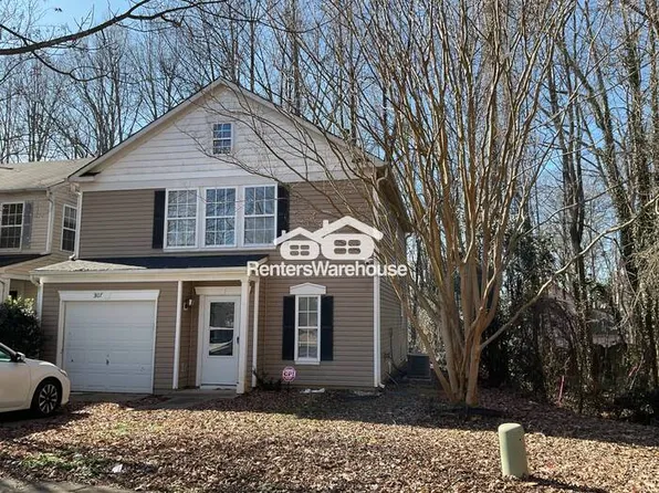 3107 Meadow Knoll Dr, Charlotte, NC 28269