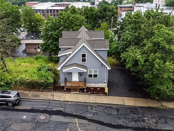 2nd image of 22 Plymouth St