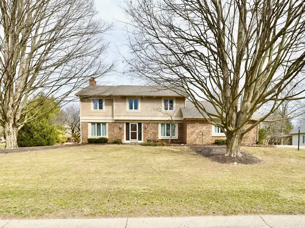 1120 Williamsburg Ln, Zionsville, IN 46077