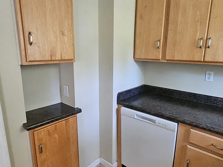 320 Strathmore Ave — Photo 12