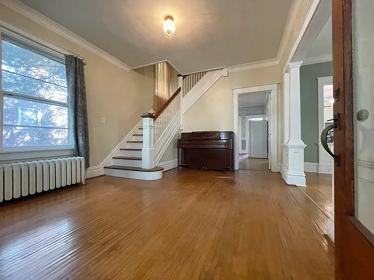 1616 W Barker Ave — Photo 4