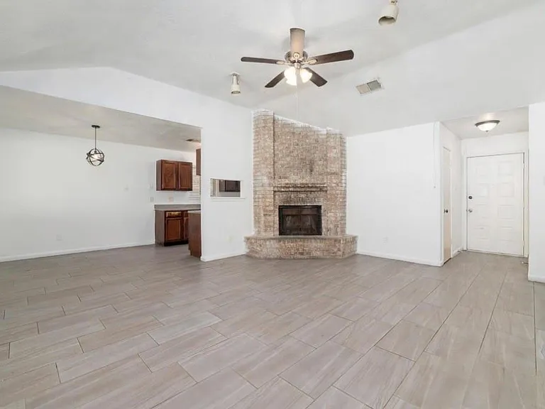 13502 Wells River Dr — Photo 3