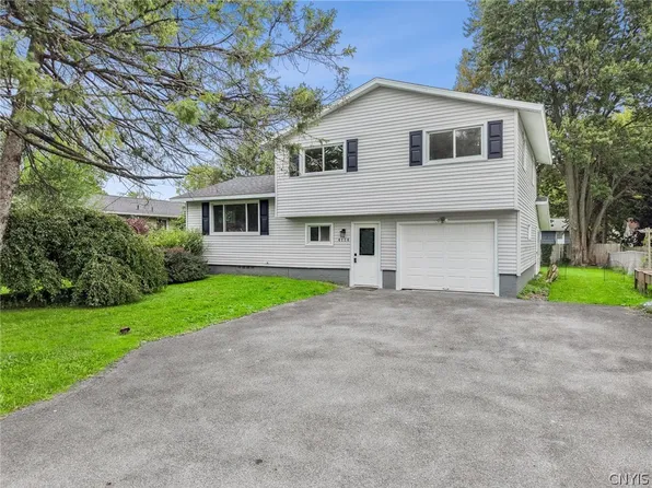 4114 Wetzel Rd, Liverpool, NY 13090