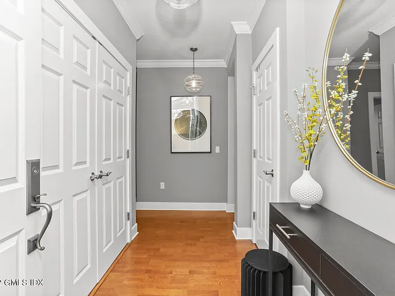 77 Havemeyer Ln #314 — Photo 1