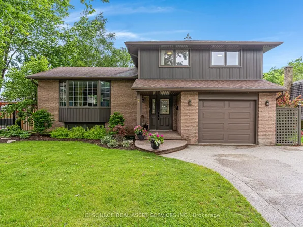 7 Blue Heron Ct, Woolwich, ON N3B 1S6