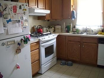 Another view of the kitchen.