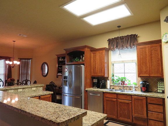 2nd image of 5715 Nicole Ln