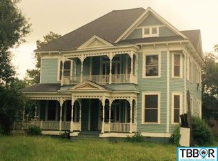 508 E Gregg St, Calvert, TX 77837