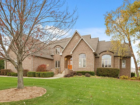 2nd image of 1032 Country Ln