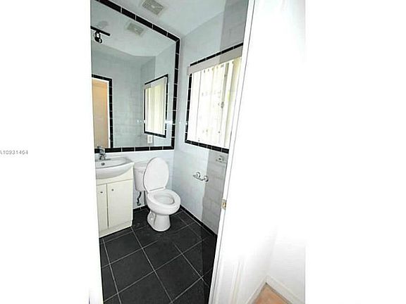 3rd image of 8310 Byron Ave APT 10