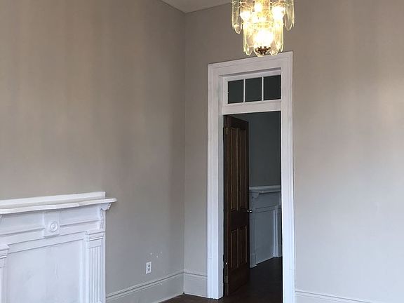 2nd image of 2716 Lasalle St
