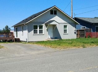 31 NE Gregory Dr, Winston, OR 97496