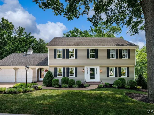 2344 Camberwell Dr, Saint Louis, MO 63131