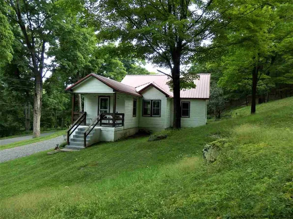 391 Pollys Rock Rd, Round Top, NY 12473