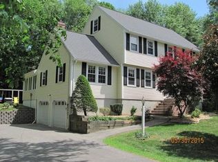 1 Nutmeadow Ln, Derry, NH 03038