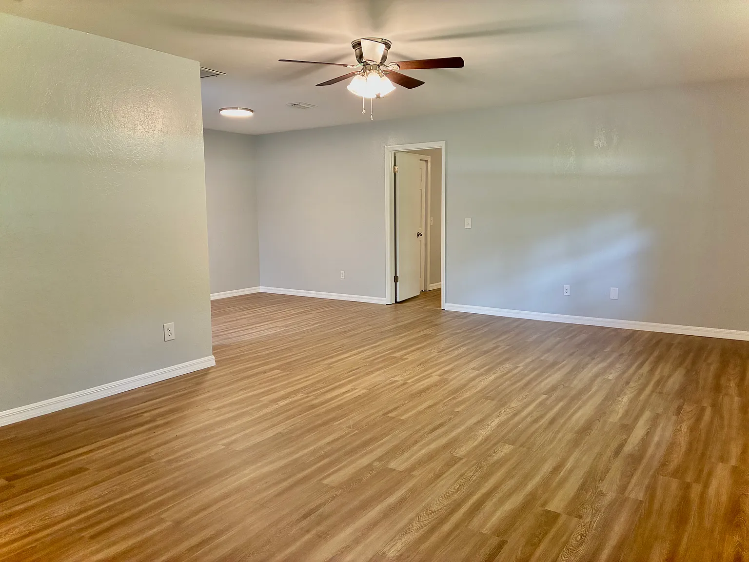 3 bed, 1622 sqft, $1,995 — Photo 4