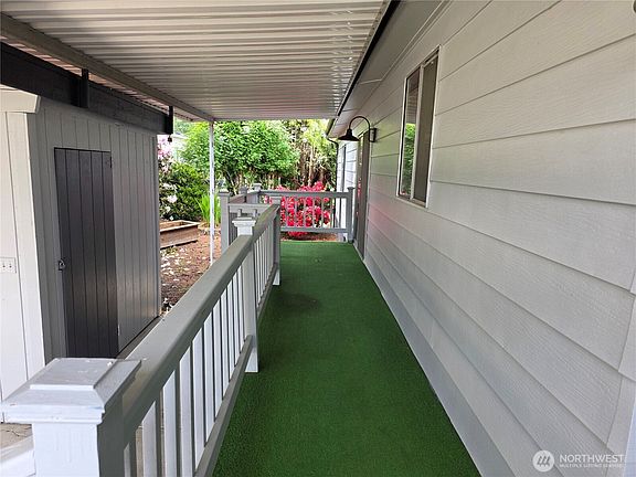 5th image of 2916 35th Avenue Ct E #31
