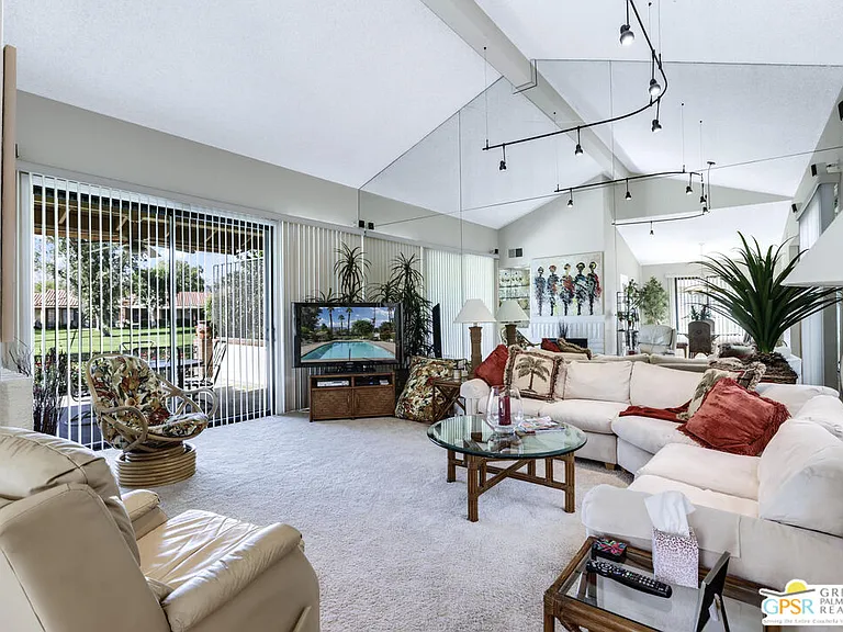 223 Serena Dr — Photo 5