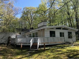 1148 Rock Rimmon Rd, Stamford, CT 06903