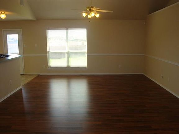 2nd image of 955 Naomi Ct