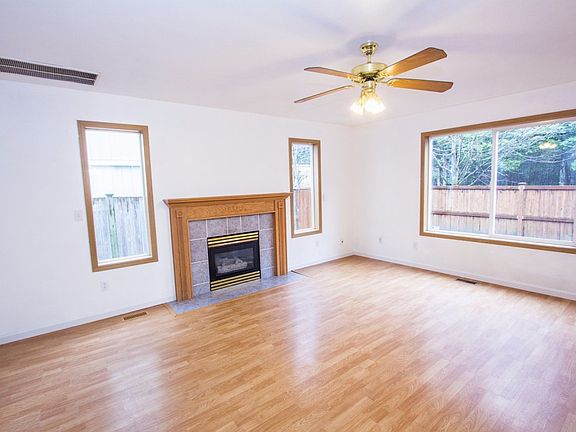 5th image of 18919 77th Avenue Ct E