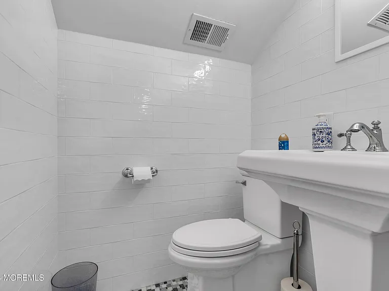213 Hayes Ct — Photo 24
