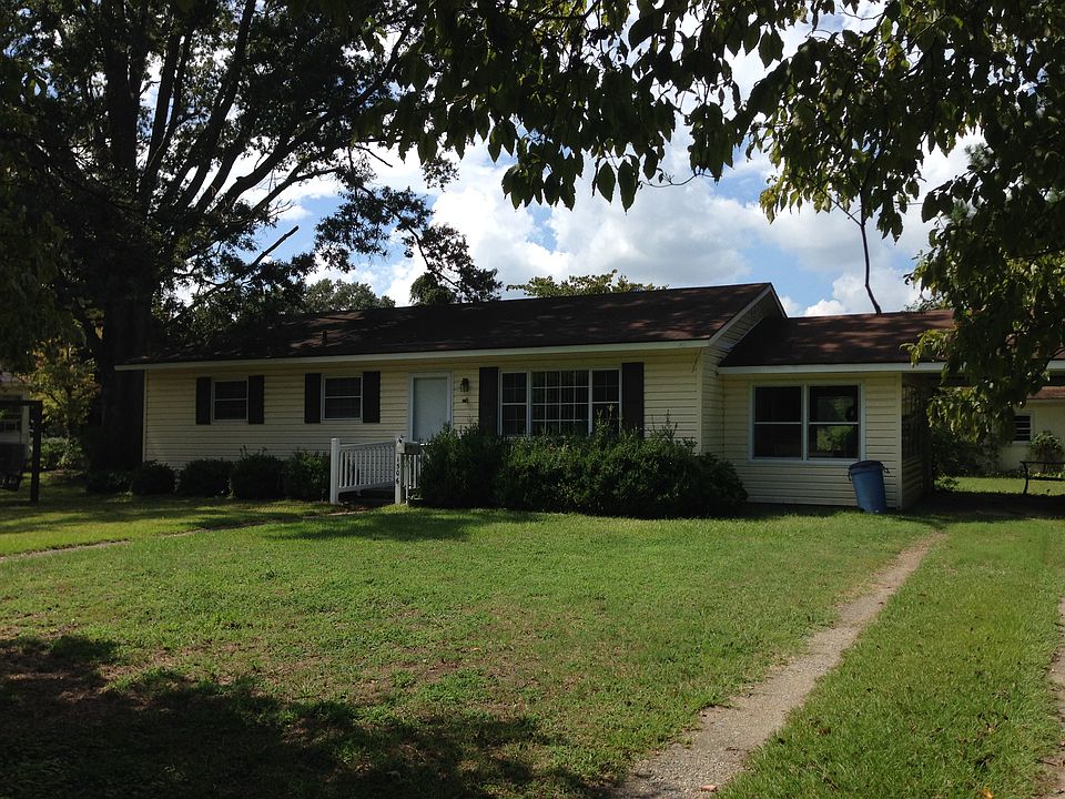 1st image of 1506 Clarksville Dr