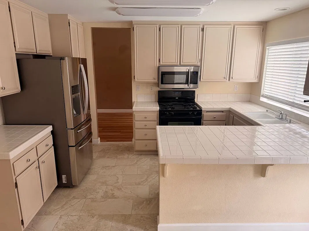 4 bed, 3.0 bath, 1775 sqft, $3,600 — Photo 4