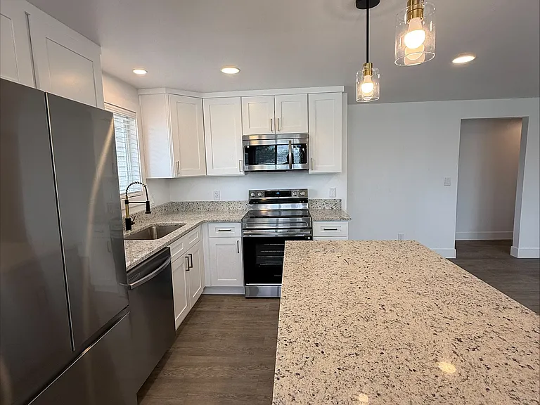 8613- Beautiful New Lighting